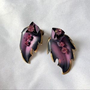 2/15$ | Pink & Gold Leaf Shaped Clip on Earrings